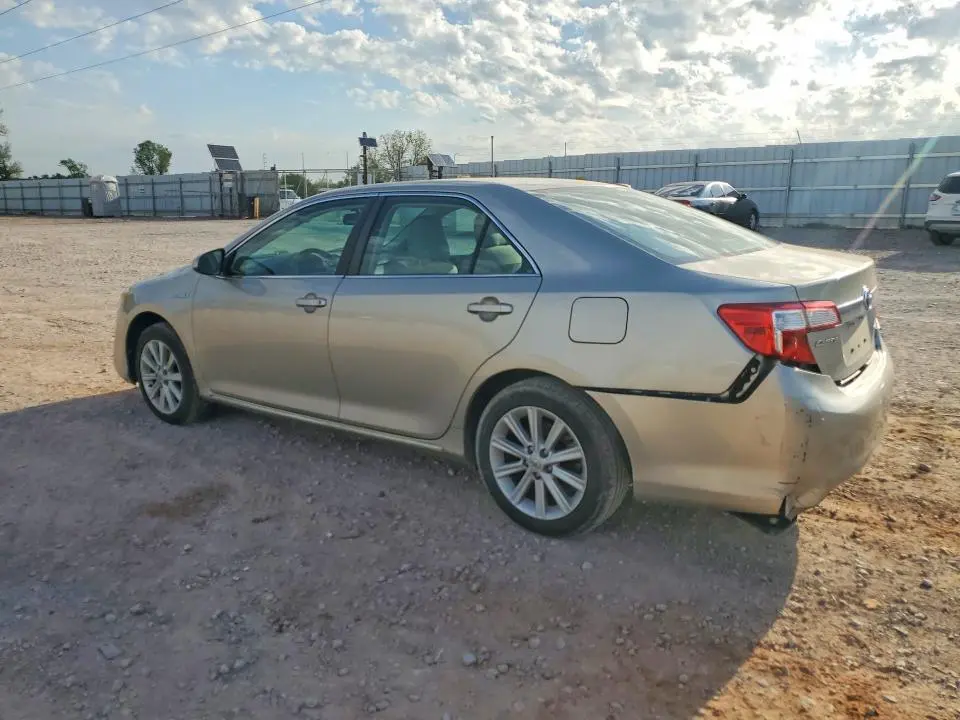 2014 TOYOTA CAMRY XLE  