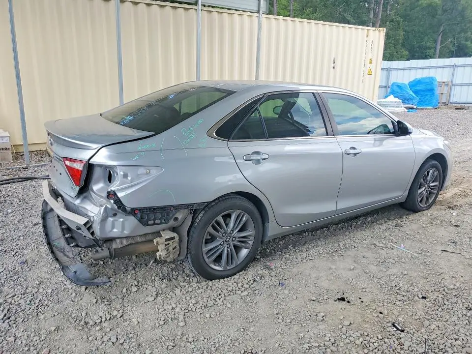 2017 TOYOTA CAMRY SE  