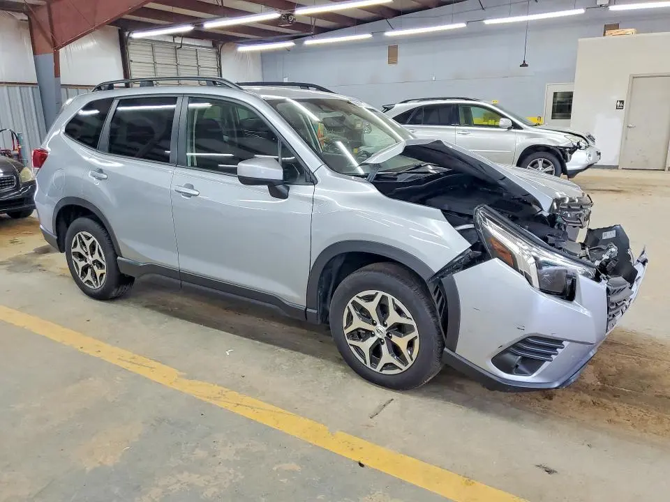 2022 SUBARU FORESTER PREMIUM  