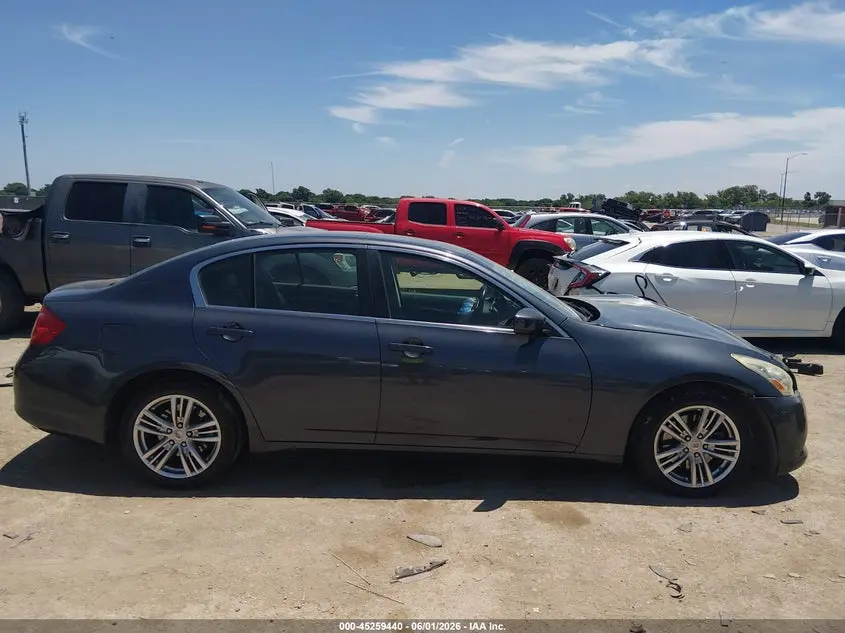 2013 INFINITI G37 JOURNEY
