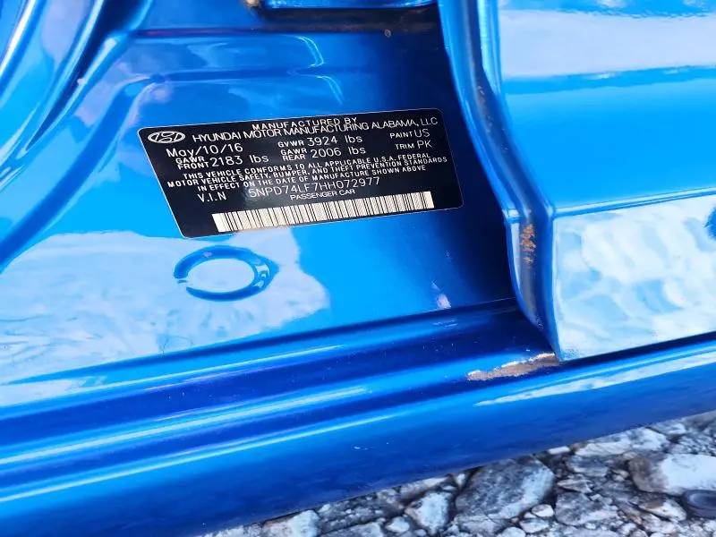 2017 HYUNDAI ELANTRA SE  