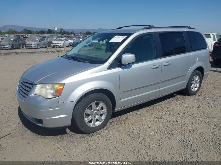 2010 CHRYSLER TOWN & COUNTRY TOURING