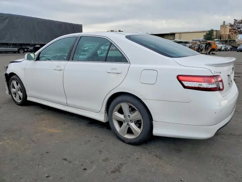 2011 TOYOTA CAMRY BASE  