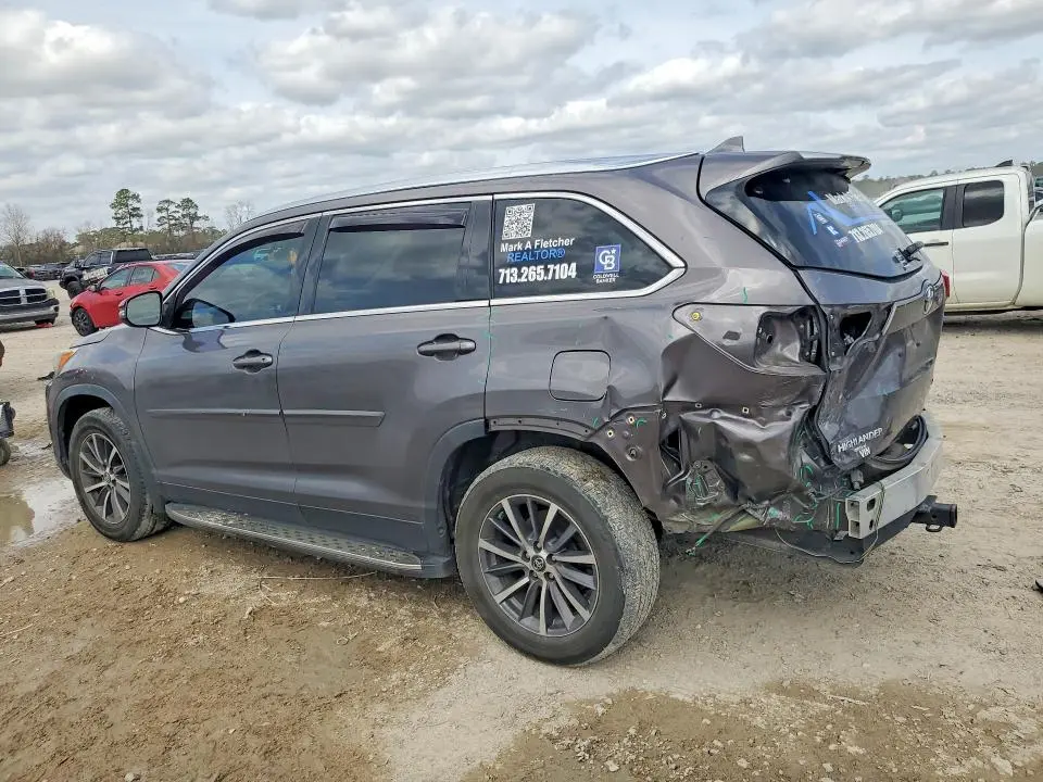 2019 TOYOTA HIGHLANDER SE  