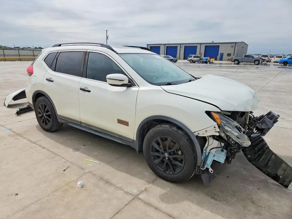 2017 NISSAN ROGUE SV  