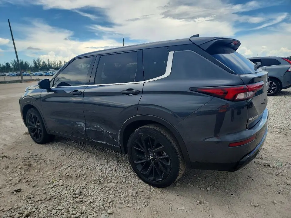 2024 MITSUBISHI OUTLANDER SE  