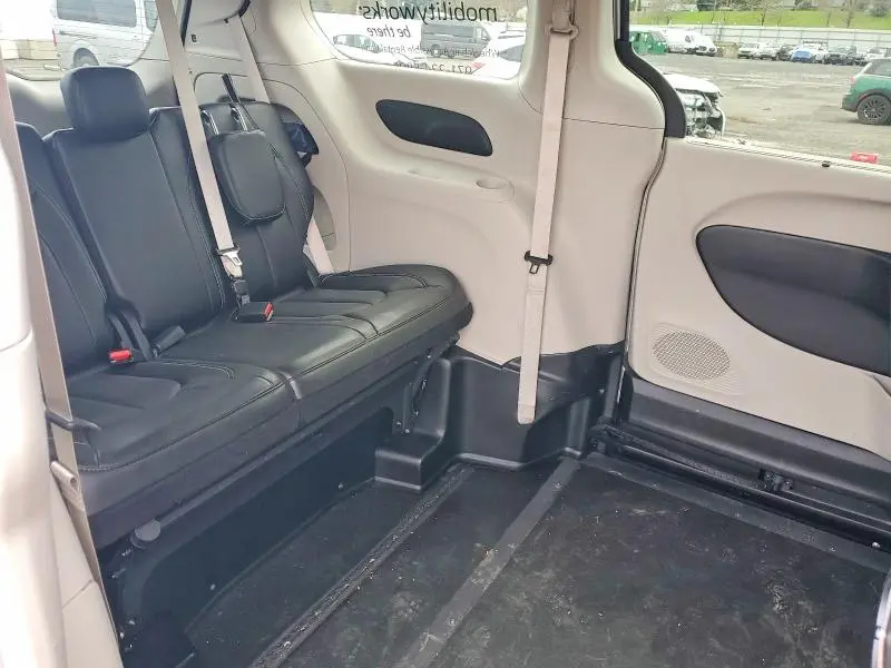 2023 CHRYSLER PACIFICA TOURING L  