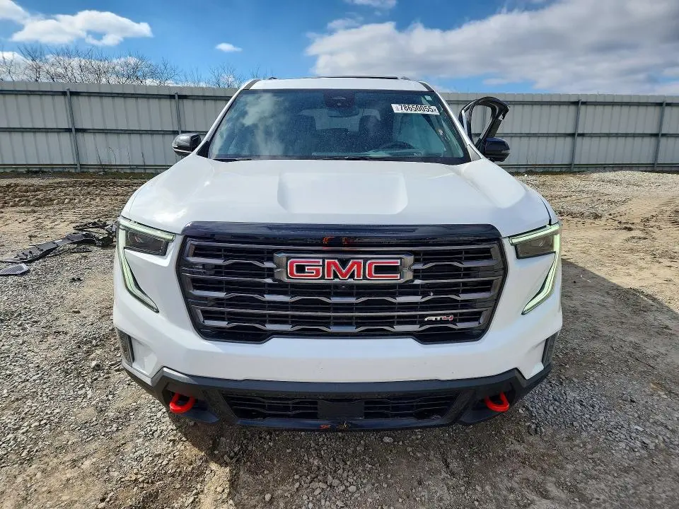 2025 GMC ACADIA AT4  
