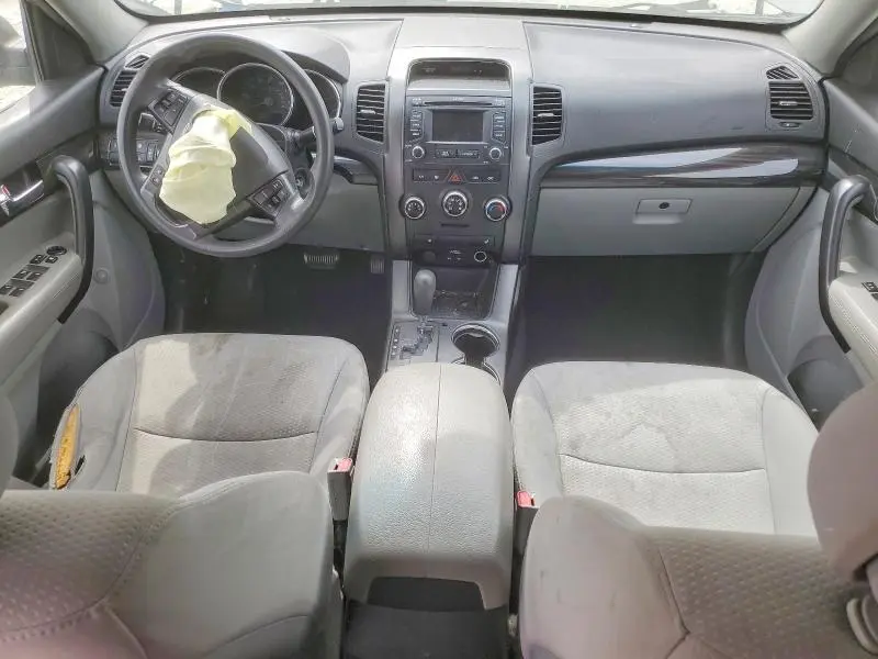 2013 KIA SORENTO LX  