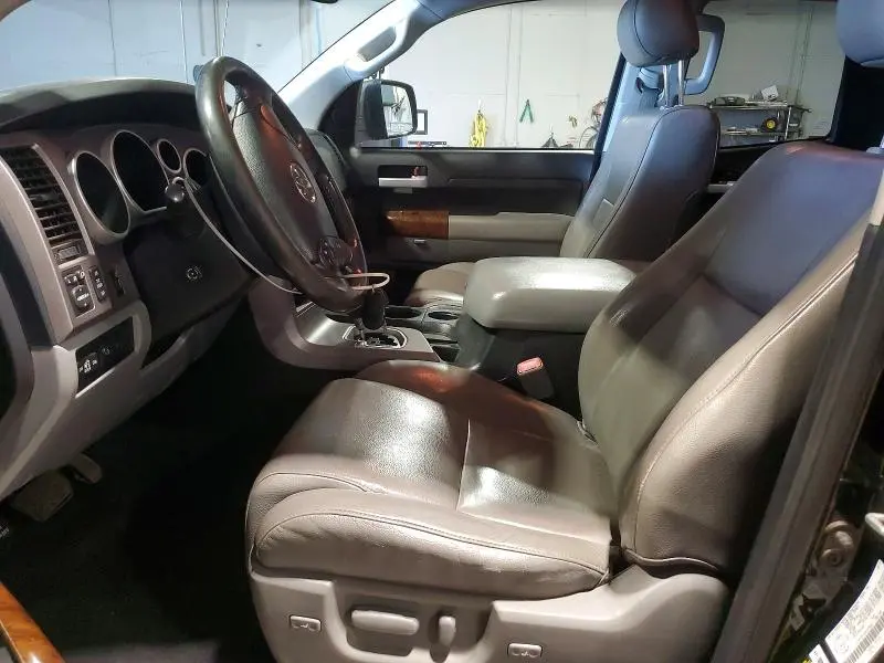 2013 TOYOTA TUNDRA LIMITED V8  