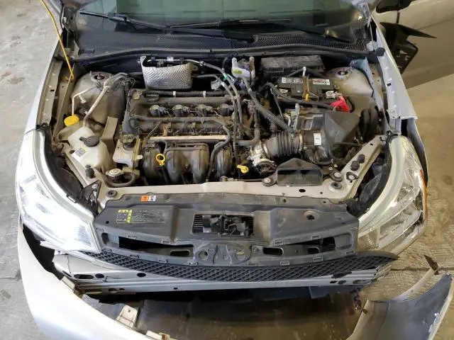 2010 FORD FOCUS SE  