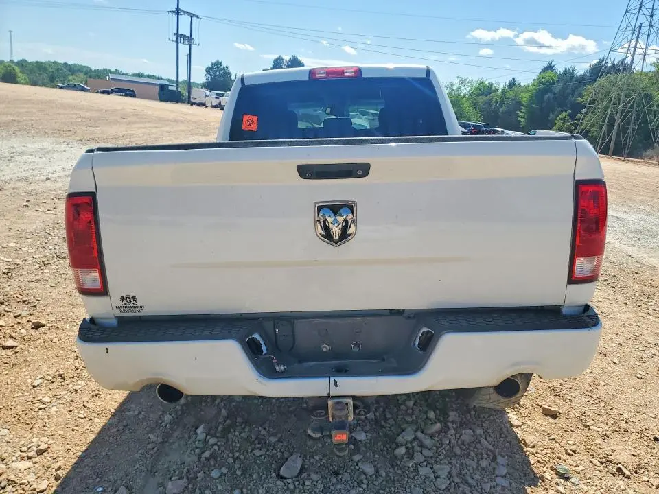 2016 RAM 1500 ST  