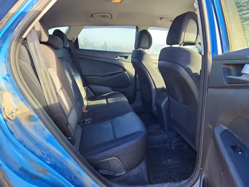 2016 HYUNDAI TUCSON SE  