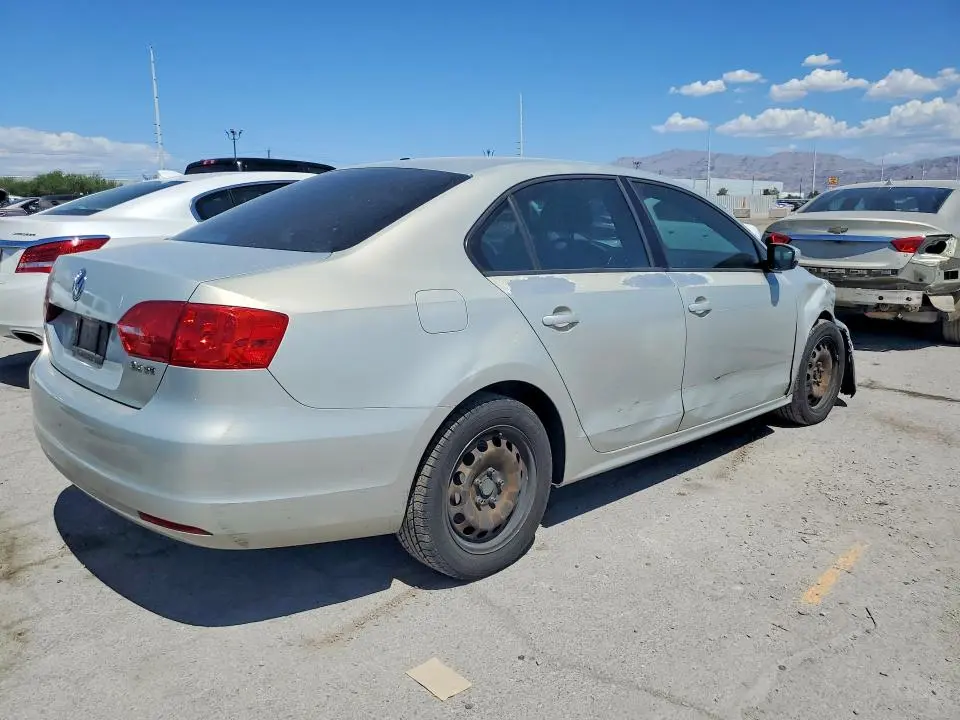 2011 VOLKSWAGEN JETTA SE  