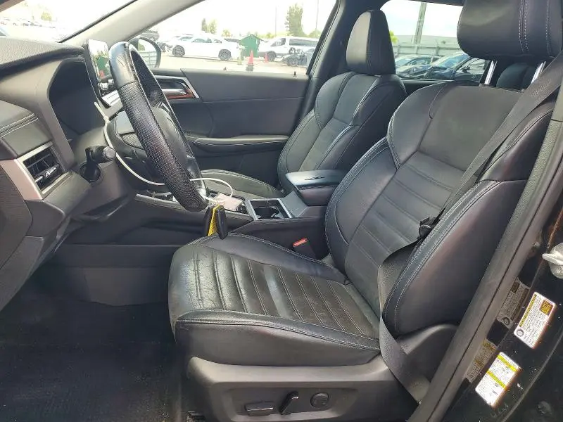 2023 MITSUBISHI OUTLANDER SE  