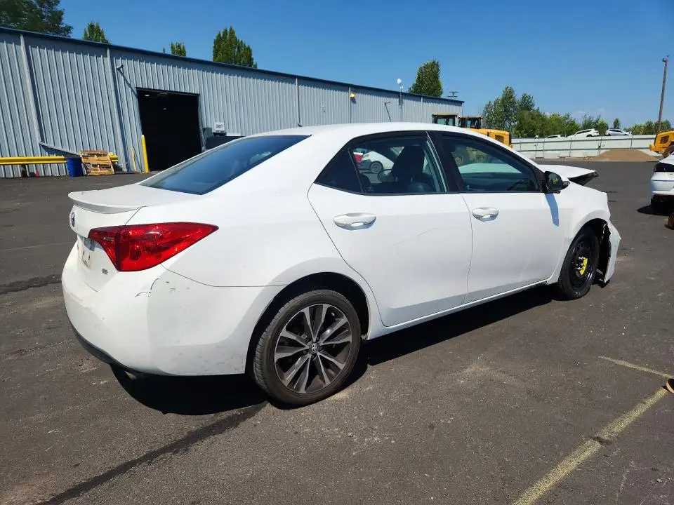 2017 TOYOTA COROLLA SE  