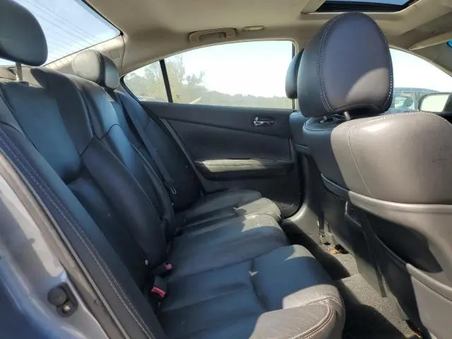 2011 NISSAN MAXIMA S  