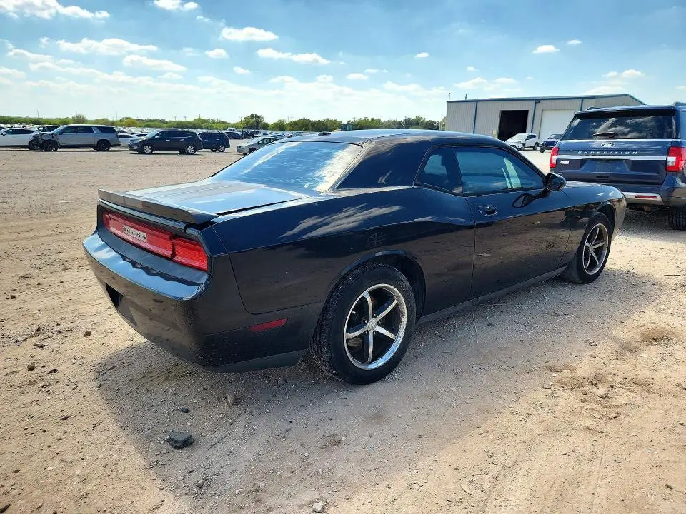 2010 DODGE CHALLENGER SE  
