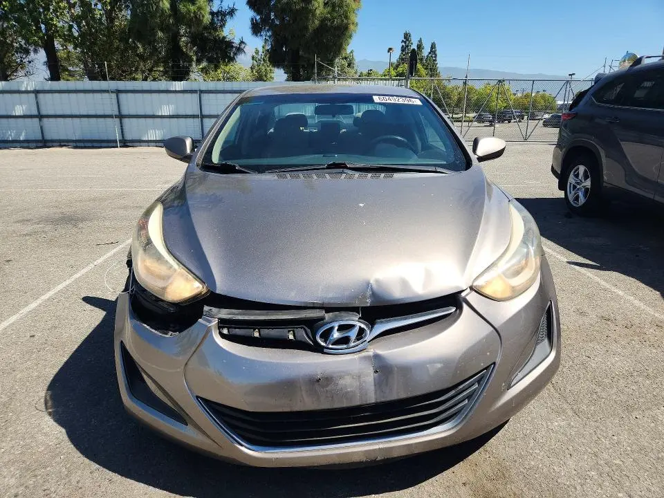 2016 HYUNDAI ELANTRA SE  
