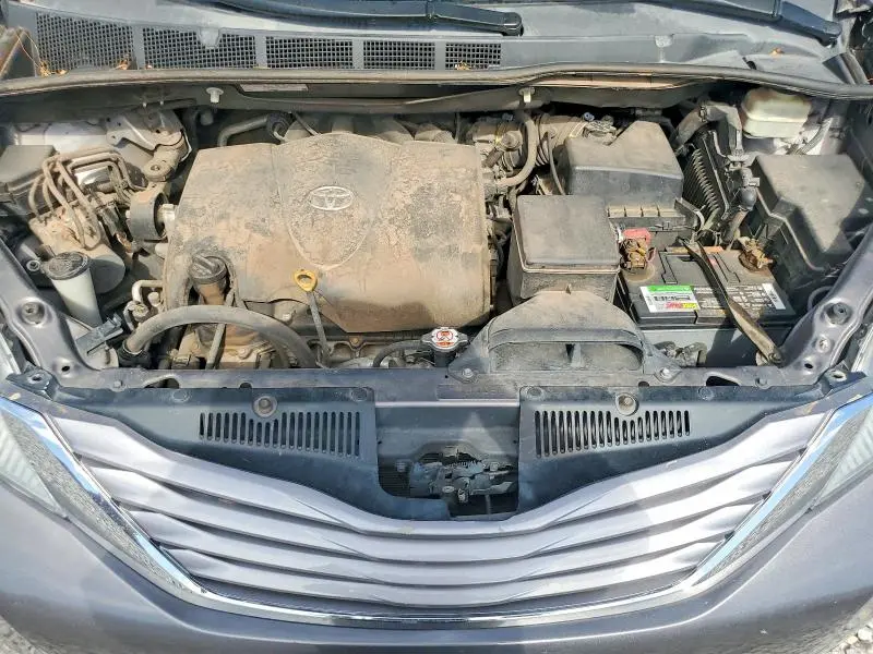 2017 TOYOTA SIENNA XLE PREMIUM 7-PASSENGER  