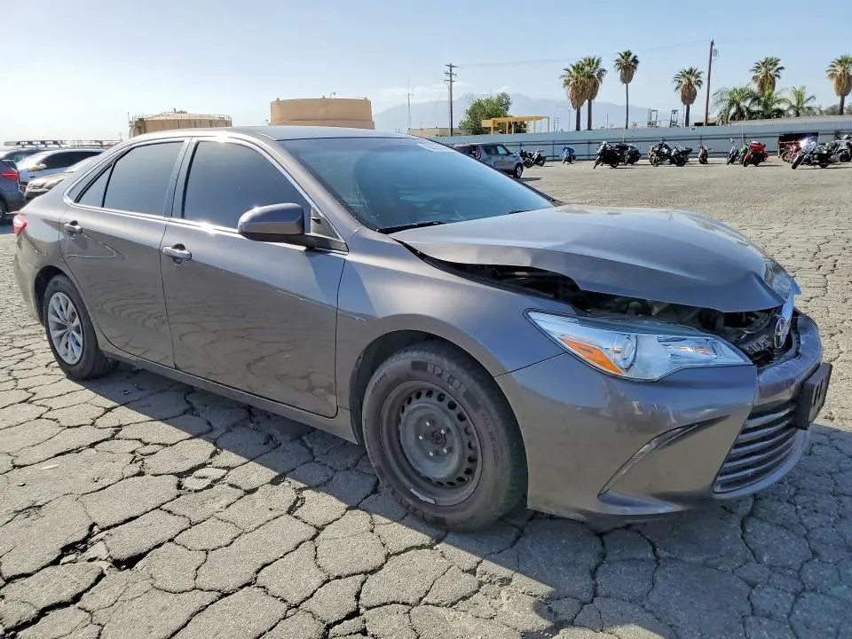 2016 TOYOTA CAMRY LE  