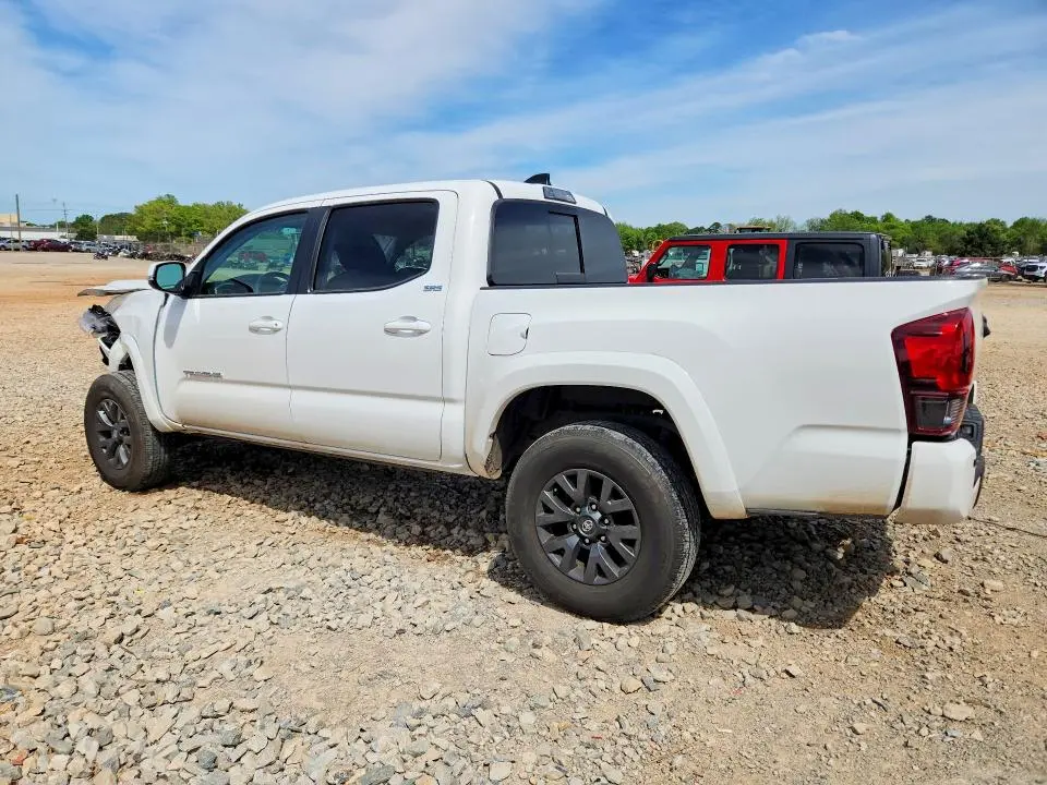 2022 TOYOTA TACOMA SR5 V6  