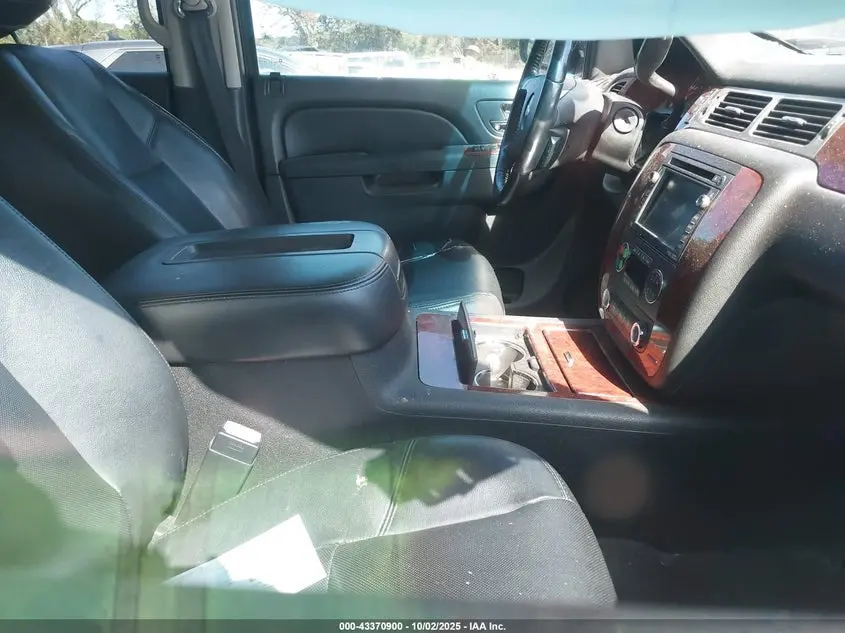 2010 CHEVROLET TAHOE LTZ