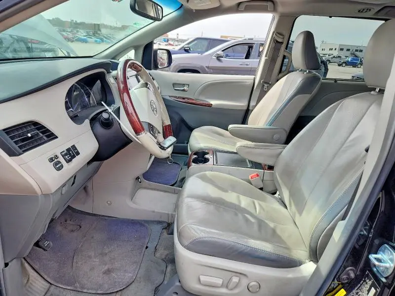2012 TOYOTA SIENNA LIMITED 7-PASSENGER  