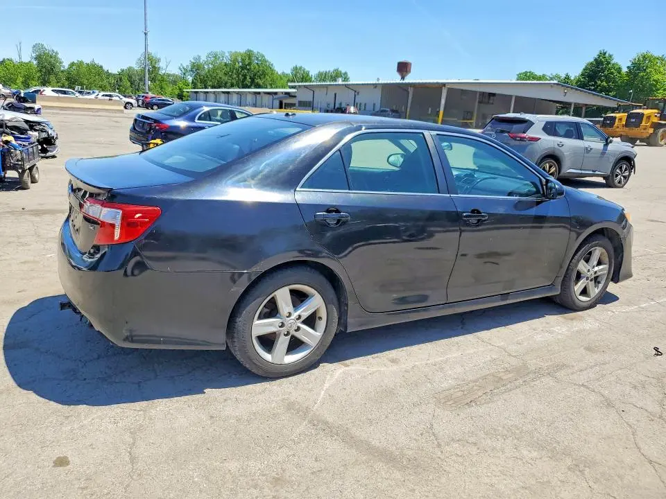 2012 TOYOTA CAMRY SE  