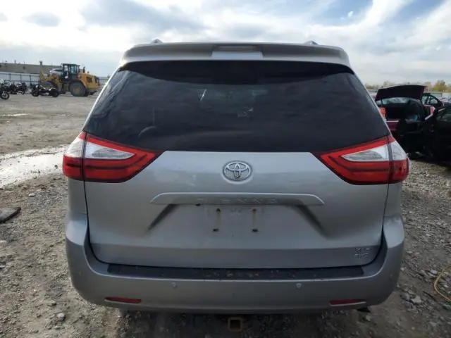 2015 TOYOTA SIENNA XLE