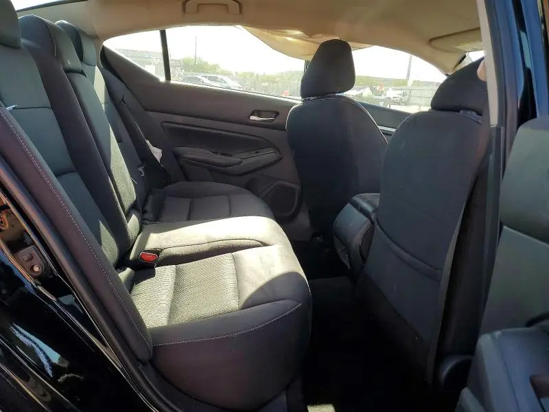 2022 NISSAN ALTIMA SV  