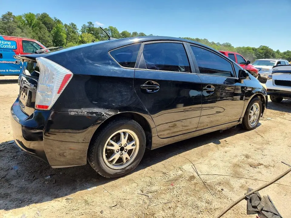 2010 TOYOTA PRIUS III  
