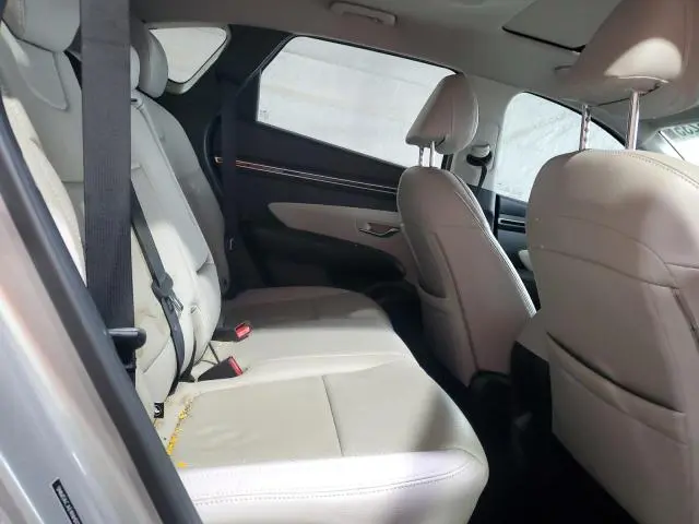 2022 HYUNDAI TUCSON SE  