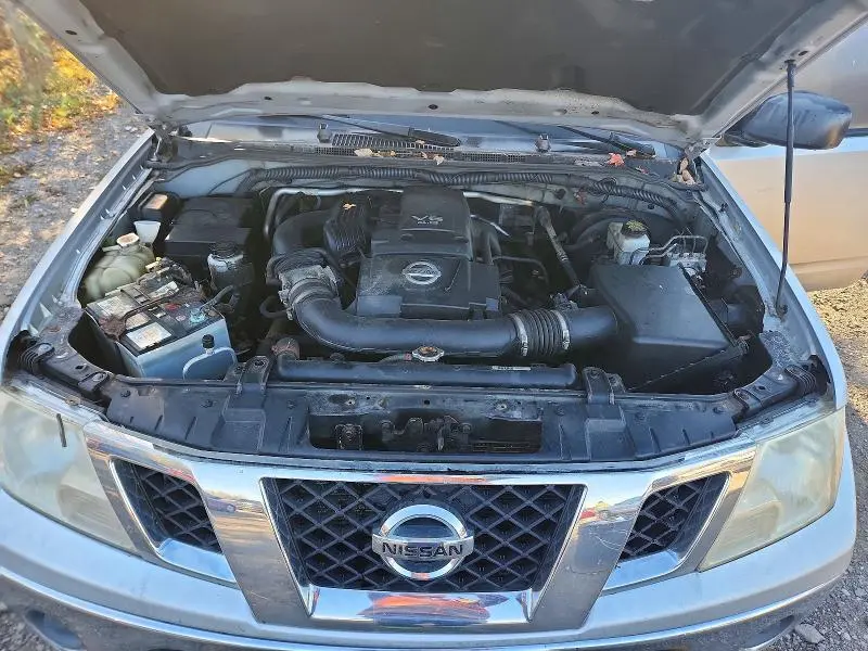2011 NISSAN FRONTIER SV  