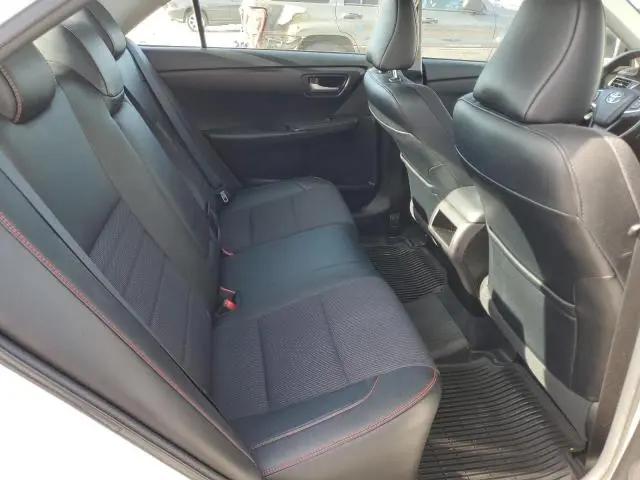 2016 TOYOTA CAMRY LE  