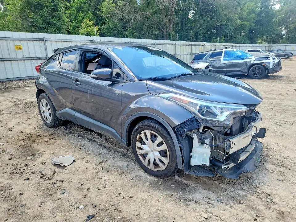 2019 TOYOTA C-HR LE  