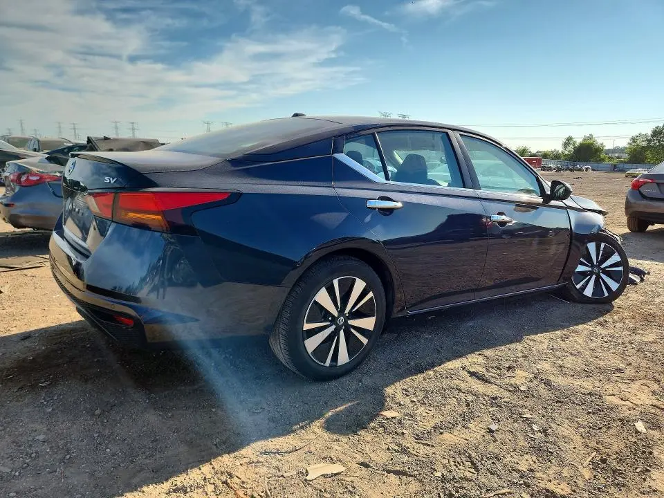 2021 NISSAN ALTIMA SV  