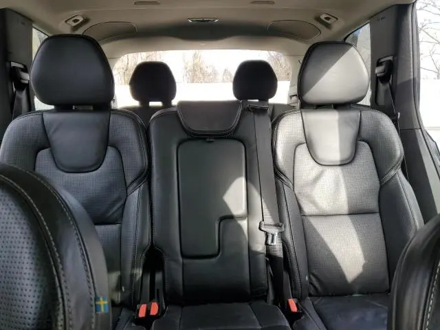 2017 VOLVO XC90 T6  