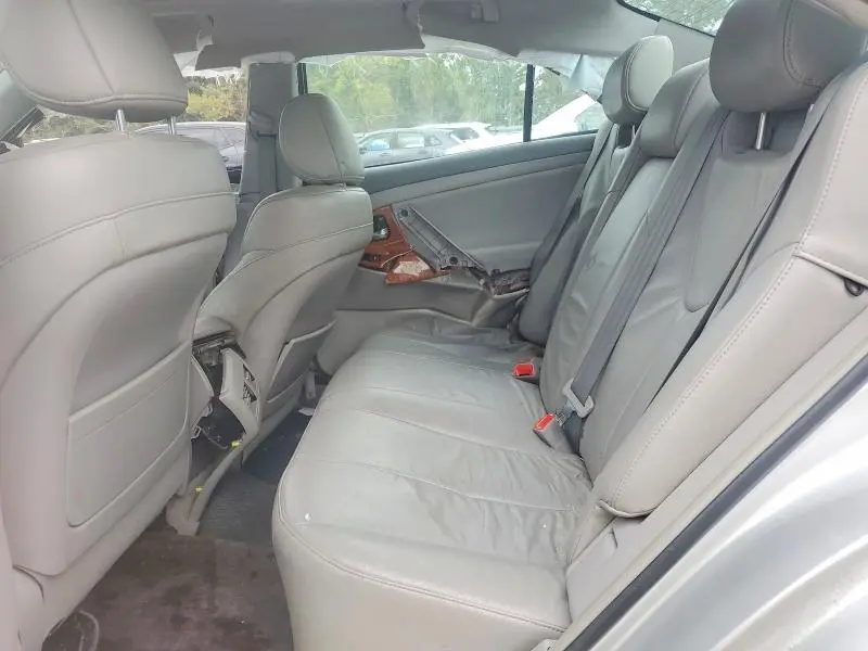 2010 TOYOTA CAMRY XLE  