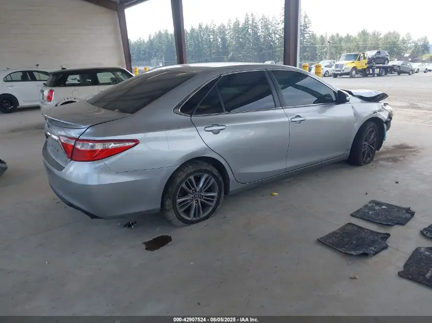 2016 TOYOTA CAMRY SE