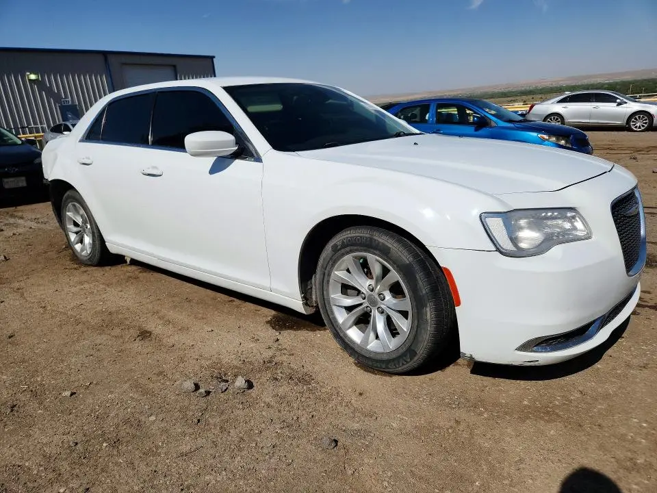 2016 CHRYSLER 300 LIMITED  