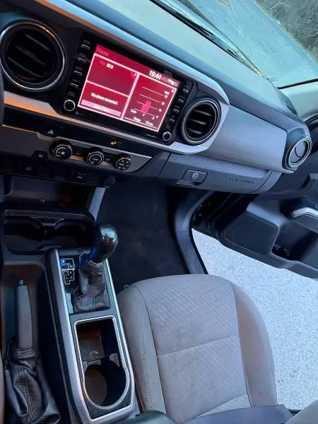 2020 TOYOTA TACOMA SR5  