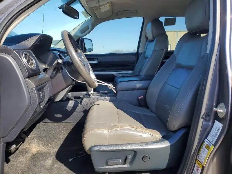 2017 TOYOTA TUNDRA CREWMAX SR5  