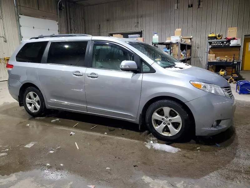 2014 TOYOTA SIENNA XLE  