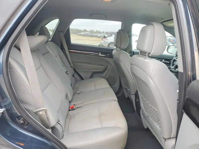 2011 KIA SORENTO LX  