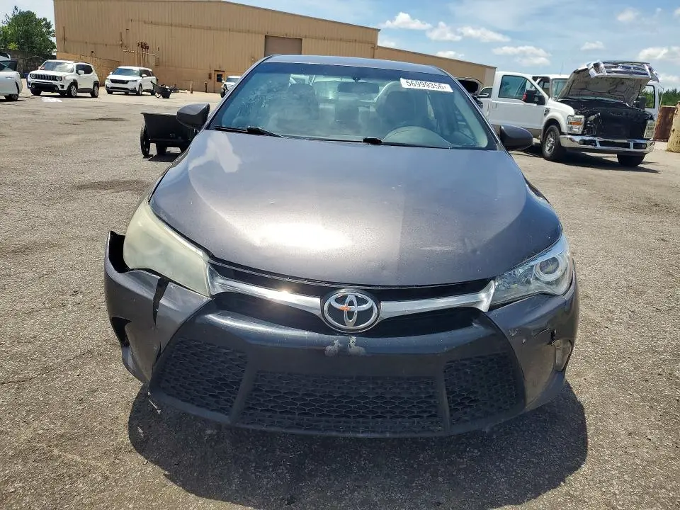 2015 TOYOTA CAMRY SE  