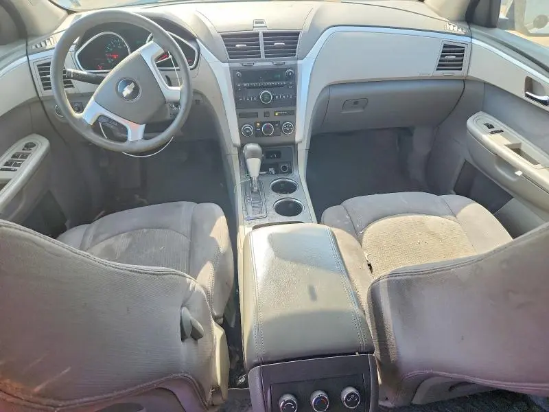 2010 CHEVROLET TRAVERSE LS  