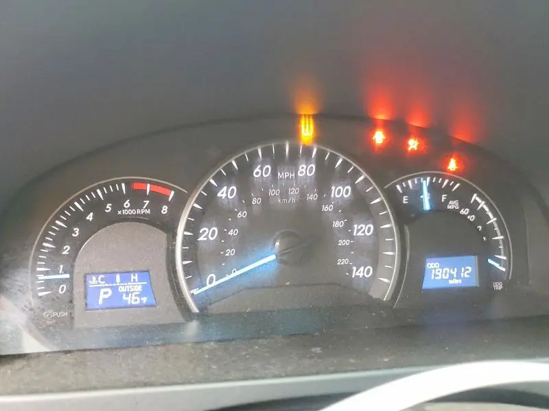 2015 TOYOTA CAMRY LE  