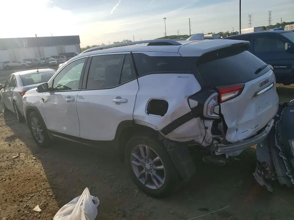 2023 GMC TERRAIN SLT  
