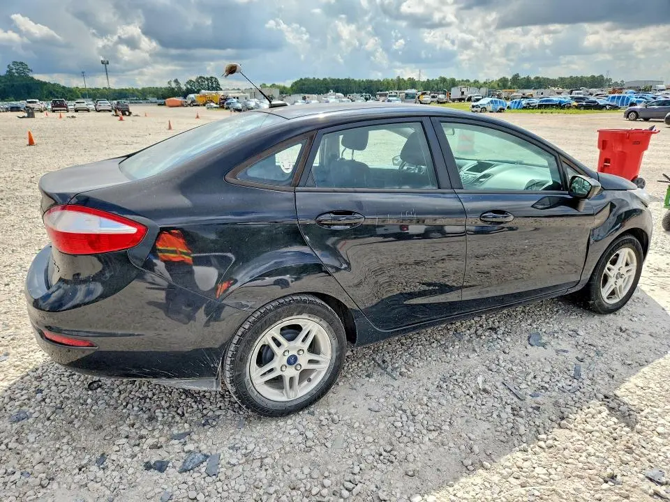 2017 FORD FIESTA SE  